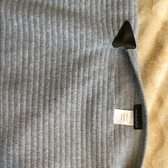 Poncho - Picture 3 of 4